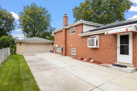 Tiny photo for 10720 Laramie Avenue, Oak Lawn, IL 60453 (MLS # 12478953)