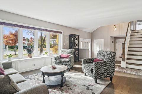 Tiny photo for 214 E Ivy Lane, Arlington Heights, IL 60004 (MLS # 12502830)