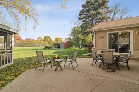 Tiny photo for 214 E Ivy Lane, Arlington Heights, IL 60004 (MLS # 12502830)