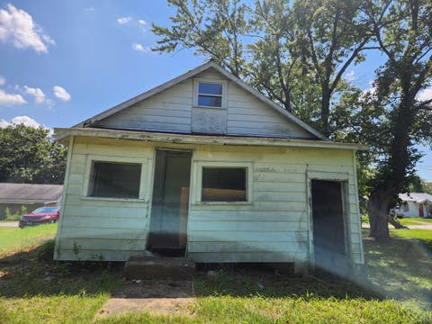 Tiny photo for 816 Warren Avenue, Mt Vernon, IL 62864 (MLS # 12739508)