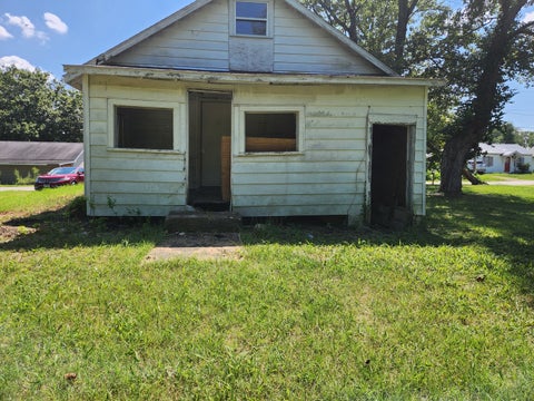 Tiny photo for 816 Warren Avenue, Mt Vernon, IL 62864 (MLS # 12739508)