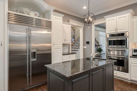 Tiny photo for 665 S Euclid Avenue, Elmhurst, IL 60126 (MLS # 12430815)