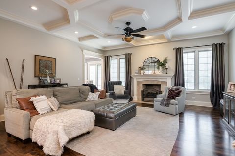 Tiny photo for 665 S Euclid Avenue, Elmhurst, IL 60126 (MLS # 12430815)
