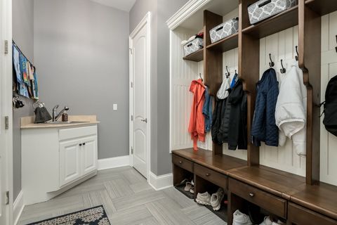 Tiny photo for 665 S Euclid Avenue, Elmhurst, IL 60126 (MLS # 12430815)