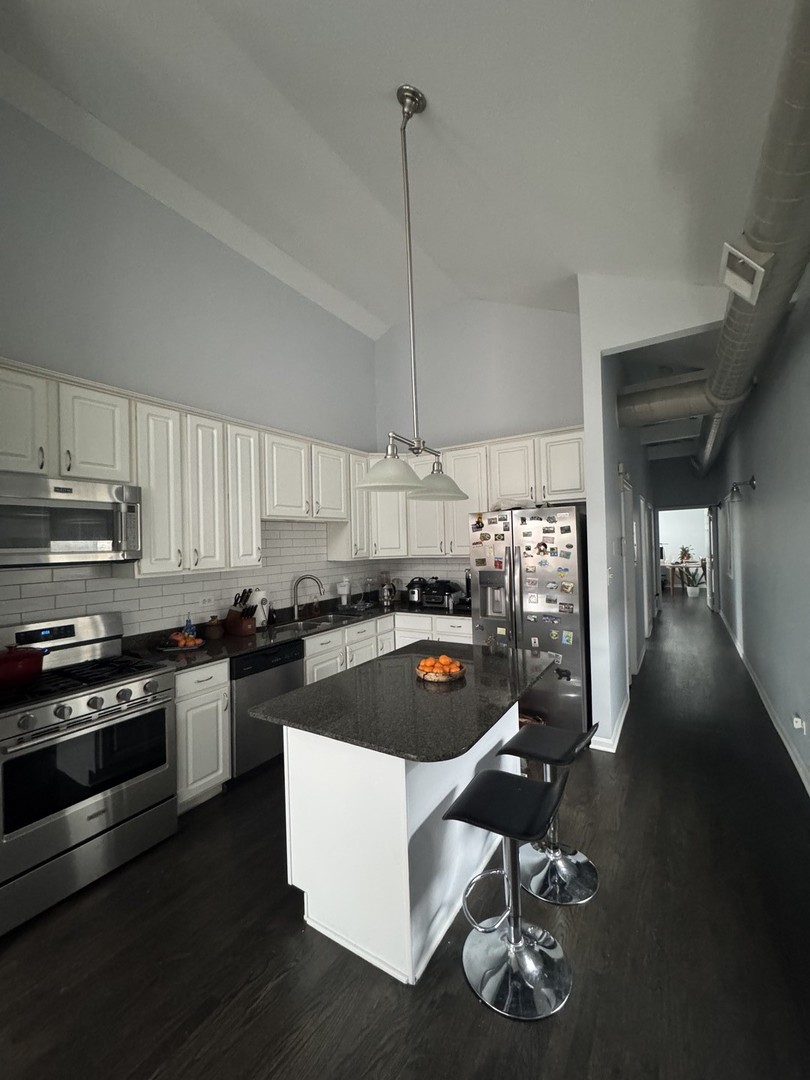 2315 W Harrison Street 4