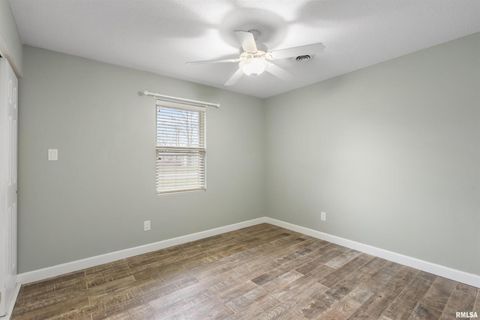 Tiny photo for 3029 TEAKWOOD Drive, Herrin, IL 62948 (MLS # EB460194)