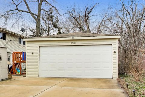 Tiny photo for 2506 Allison Court, Glenview, IL 60025 (MLS # 12581389)