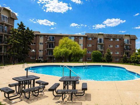 Tiny photo for 2300 Old Tavern Road #205, Lisle, IL 60532 (MLS # 12626726)