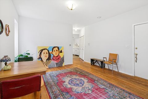 Tiny photo for 915 W Gunnison Street #3E, Chicago, IL 60640 (MLS # 12559804)
