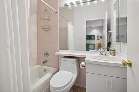 Tiny photo for 915 W Gunnison Street #3E, Chicago, IL 60640 (MLS # 12559804)