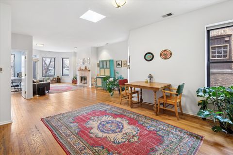 Tiny photo for 915 W Gunnison Street #3E, Chicago, IL 60640 (MLS # 12559804)