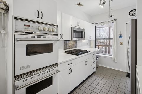 Tiny photo for 915 W Gunnison Street #3E, Chicago, IL 60640 (MLS # 12559804)