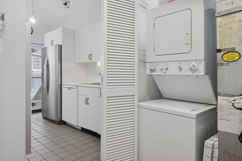 Tiny photo for 915 W Gunnison Street #3E, Chicago, IL 60640 (MLS # 12559804)