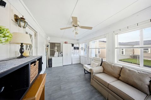 Tiny photo for 1005 S Park Boulevard, Streamwood, IL 60107 (MLS # 12498944)