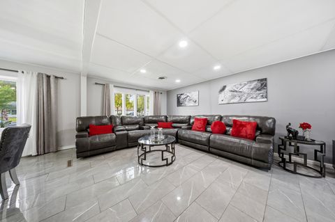 Tiny photo for 1005 S Park Boulevard, Streamwood, IL 60107 (MLS # 12498944)