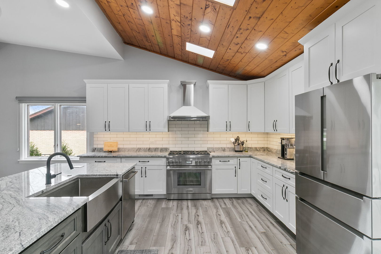 9s681 Clarendon Hills Road