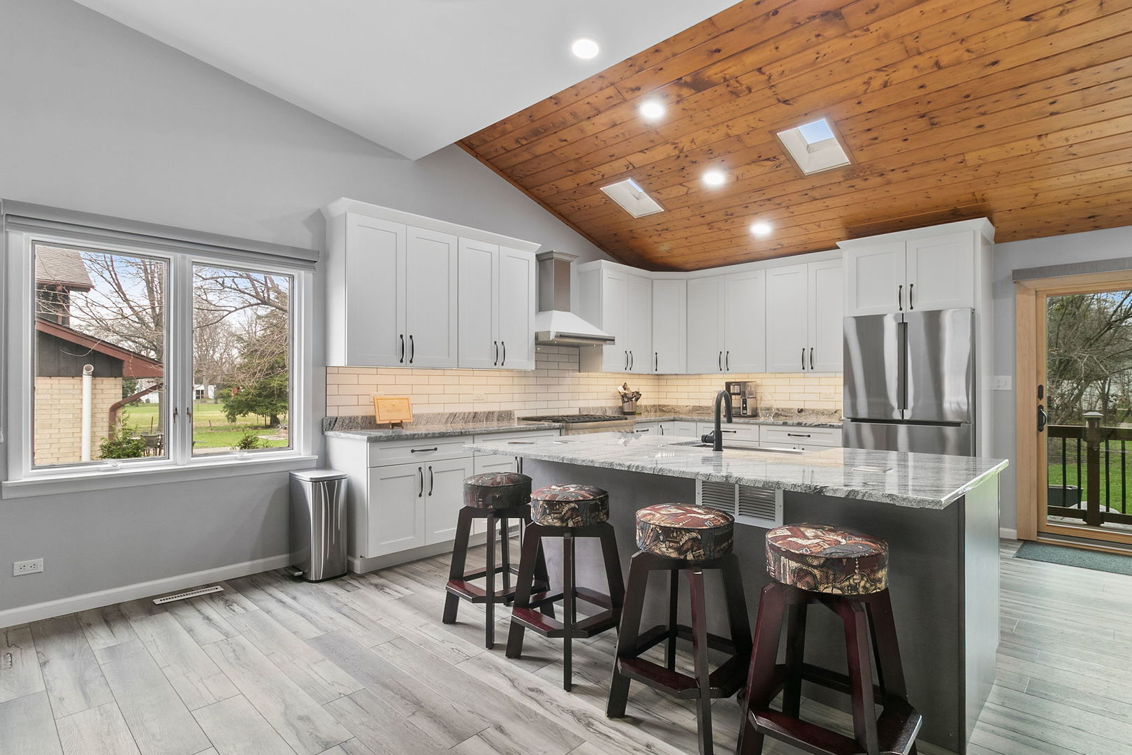 9s681 Clarendon Hills Road