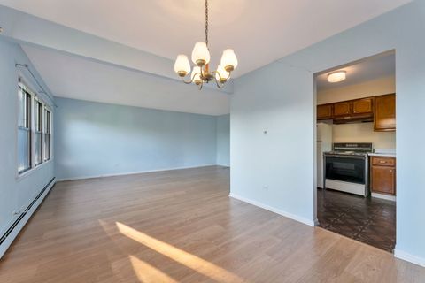 Tiny photo for 444 Washington Boulevard #404, Oak Park, IL 60302 (MLS # 12493404)