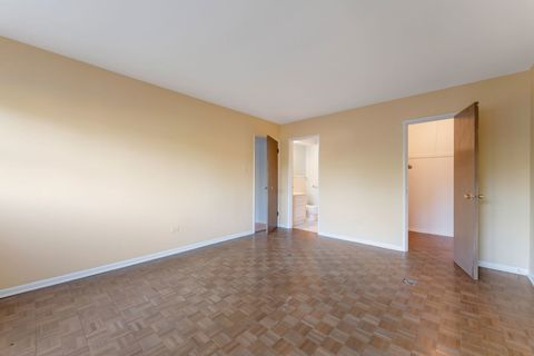 Tiny photo for 444 Washington Boulevard #404, Oak Park, IL 60302 (MLS # 12493404)