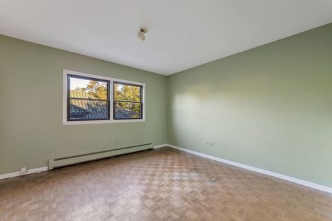 Tiny photo for 444 Washington Boulevard #404, Oak Park, IL 60302 (MLS # 12493404)