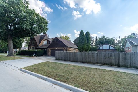 Tiny photo for 3600 Mccormick Avenue, Brookfield, IL 60513 (MLS # 12490180)