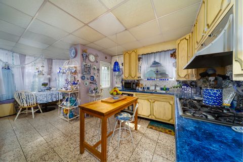 Tiny photo for 3600 Mccormick Avenue, Brookfield, IL 60513 (MLS # 12490180)