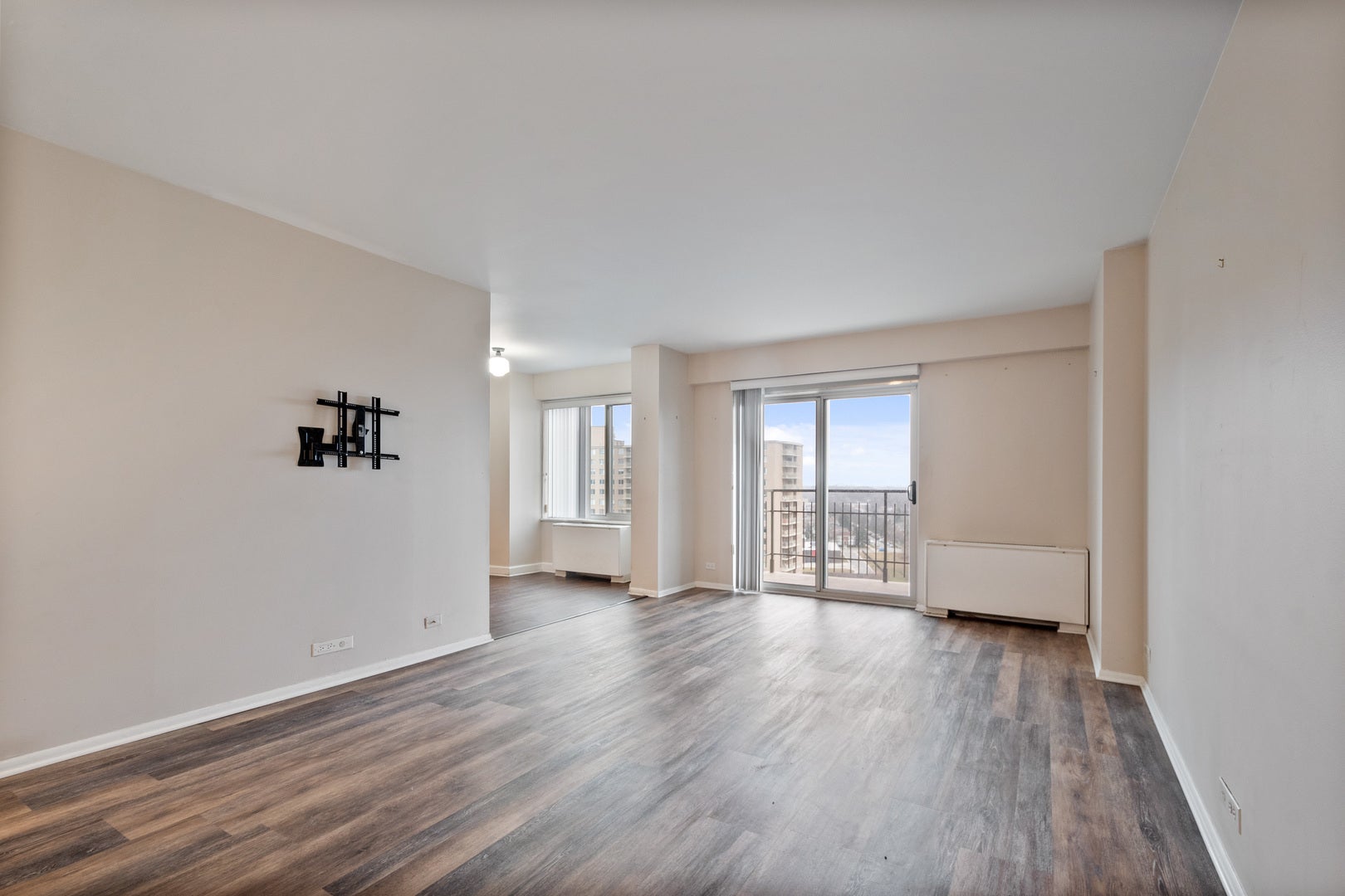 7033 N Kedzie Avenue 1707