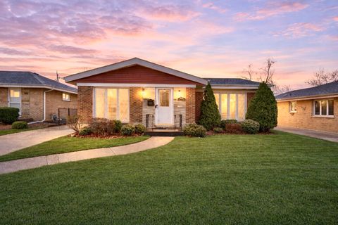 Tiny photo for 10845 Claridge Avenue, Westchester, IL 60154 (MLS # 12600943)