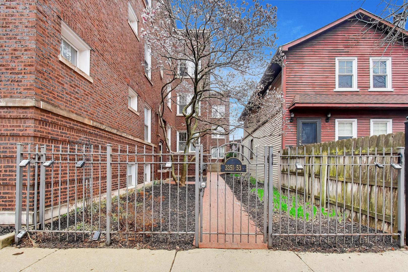 3351 N Clifton Avenue 2E