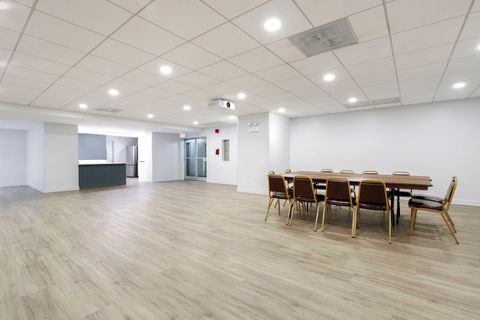 Tiny photo for 3150 N Lake Shore Drive #8E, Chicago, IL 60657 (MLS # 12595475)