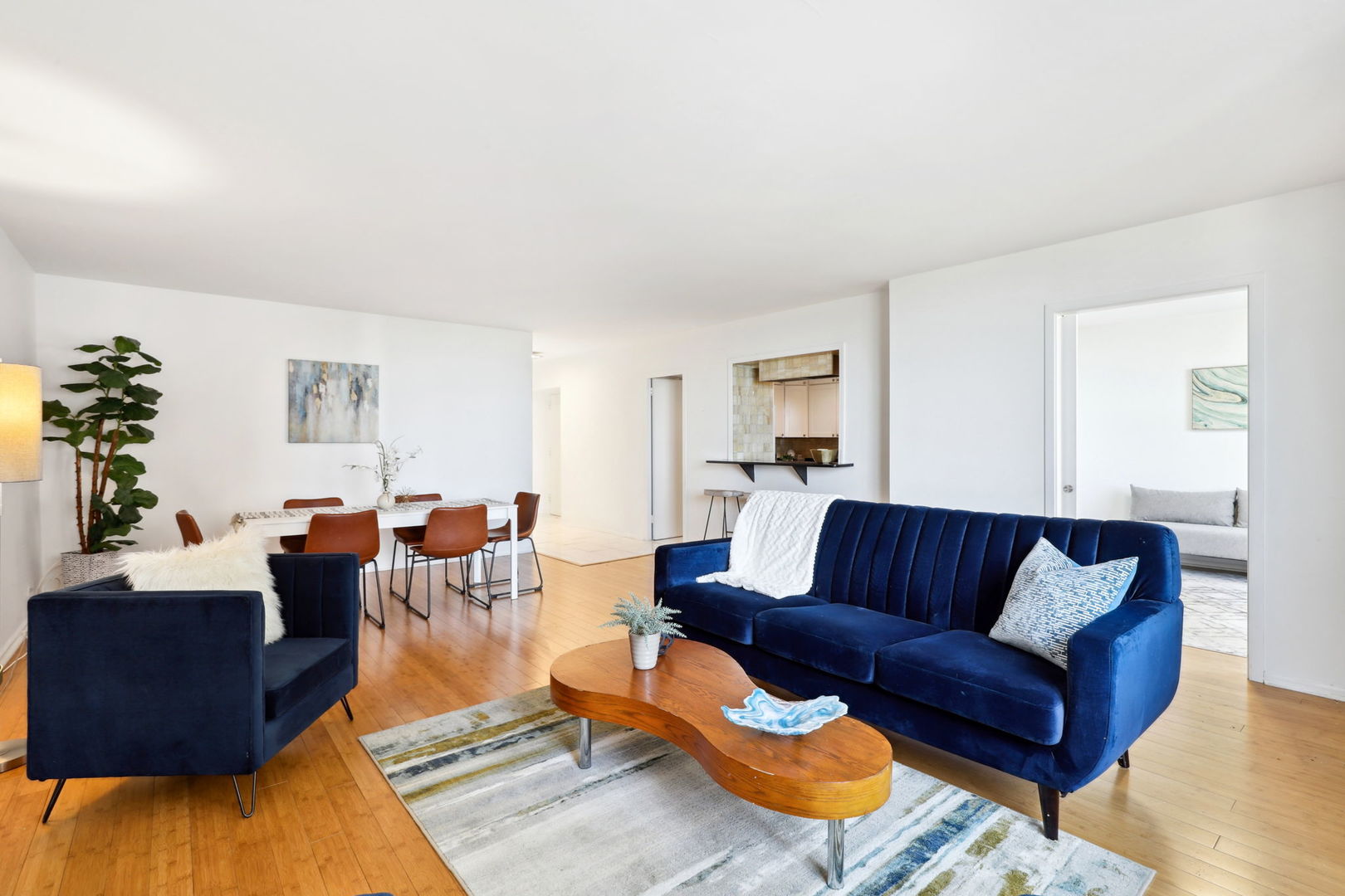 3150 N Lake Shore Drive 8E