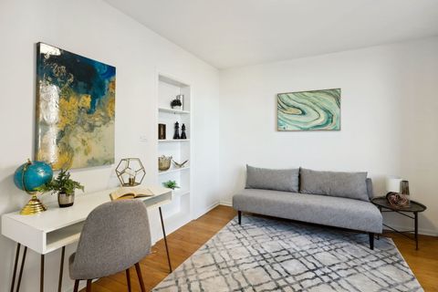 Tiny photo for 3150 N Lake Shore Drive #8E, Chicago, IL 60657 (MLS # 12595475)