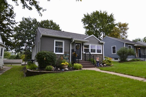 Photo of 2550 Cody Street, Bettendorf, IA 52722 (MLS # 12767918)