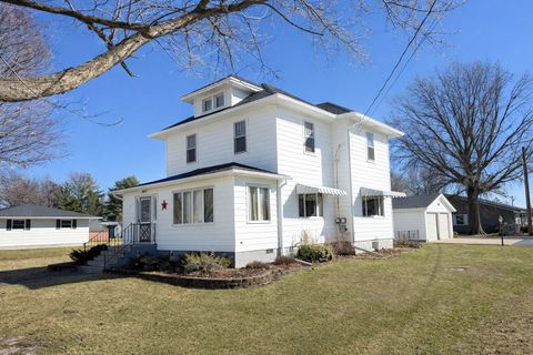 Photo of 503 N Main Street, Chadwick, IL 61014 (MLS # 12585983)