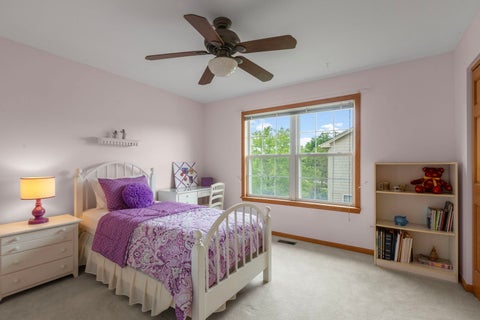 Tiny photo for 4 Wellesley Court, Hawthorn Woods, IL 60047 (MLS # 12730351)