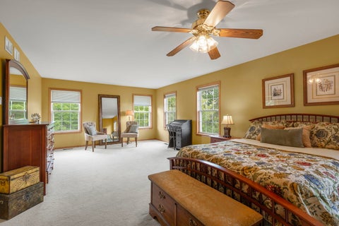 Tiny photo for 4 Wellesley Court, Hawthorn Woods, IL 60047 (MLS # 12730351)