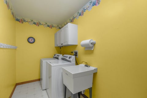 Tiny photo for 4 Wellesley Court, Hawthorn Woods, IL 60047 (MLS # 12730351)