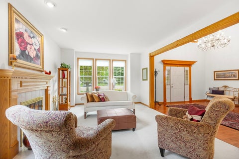 Tiny photo for 4 Wellesley Court, Hawthorn Woods, IL 60047 (MLS # 12730351)