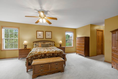 Tiny photo for 4 Wellesley Court, Hawthorn Woods, IL 60047 (MLS # 12730351)
