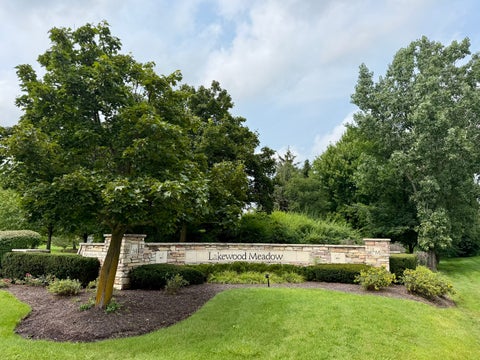 Tiny photo for 4 Wellesley Court, Hawthorn Woods, IL 60047 (MLS # 12730351)