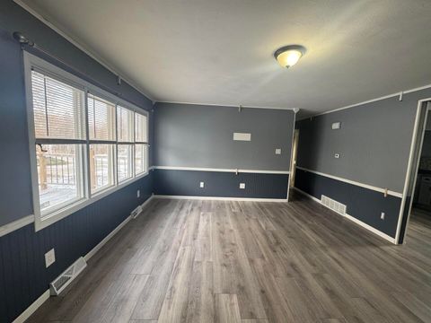 Tiny photo for 1213 3rd Avenue N, Clinton, IA 52732 (MLS # 100000221)