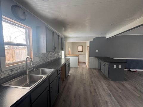 Tiny photo for 1213 3rd Avenue N, Clinton, IA 52732 (MLS # 100000221)