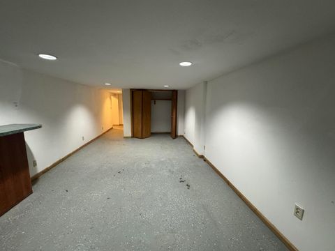 Tiny photo for 1213 3rd Ave N Avenue N, Clinton, IA 52732 (MLS # 100000221)