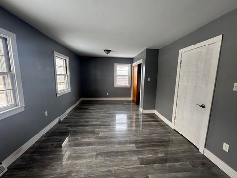 Tiny photo for 1213 3rd Avenue N, Clinton, IA 52732 (MLS # 100000221)