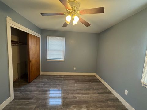 Tiny photo for 1213 3rd Ave N Avenue N, Clinton, IA 52732 (MLS # 100000221)