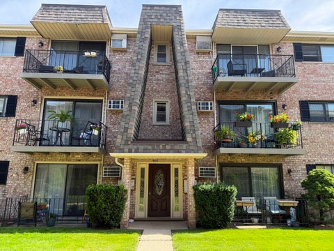 Photo of 5321 N Delphia Avenue #322, Chicago, IL 60656 (MLS # 12758745)