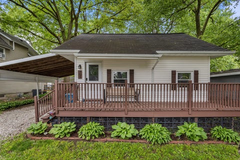 Photo of 702 E Lincoln Street, Monticello, IL 61856 (MLS # 12634254)