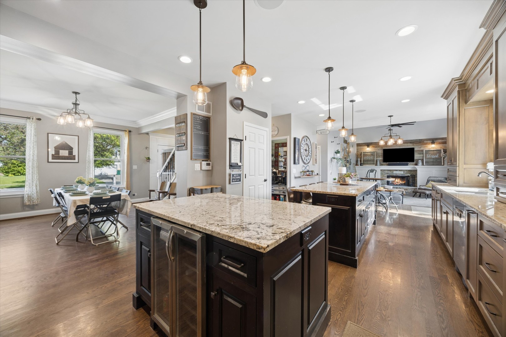 25543 W Gateway Circle
