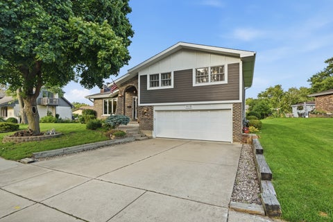Tiny photo for 919 Hillview Drive, Lemont, IL 60439 (MLS # 12693694)