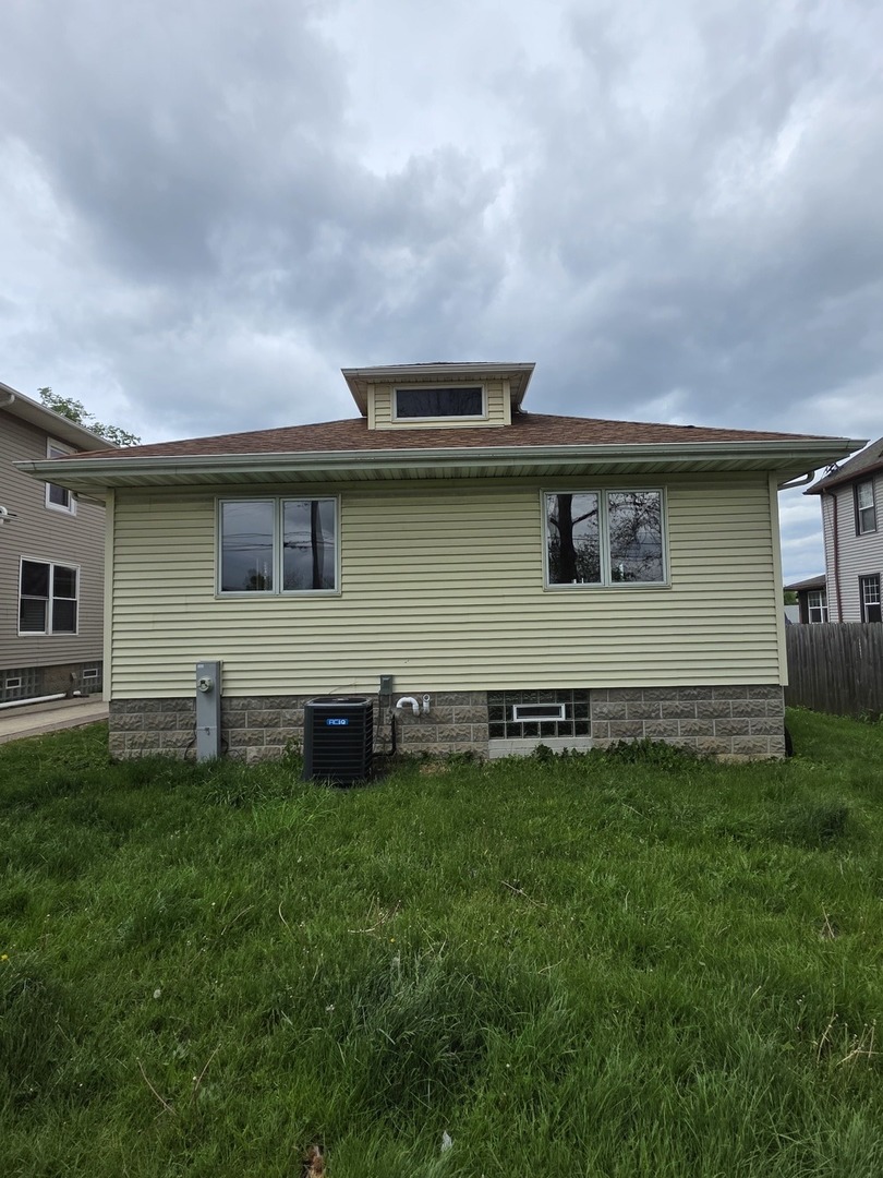 900 Cochrane Avenue